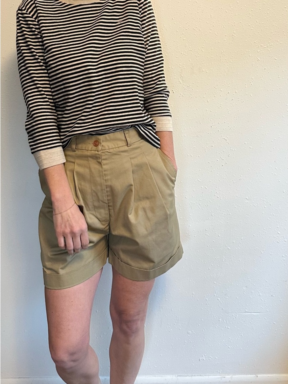 High-Waist Khaki Pleated Women's Shorts - Classic Tailored Fit